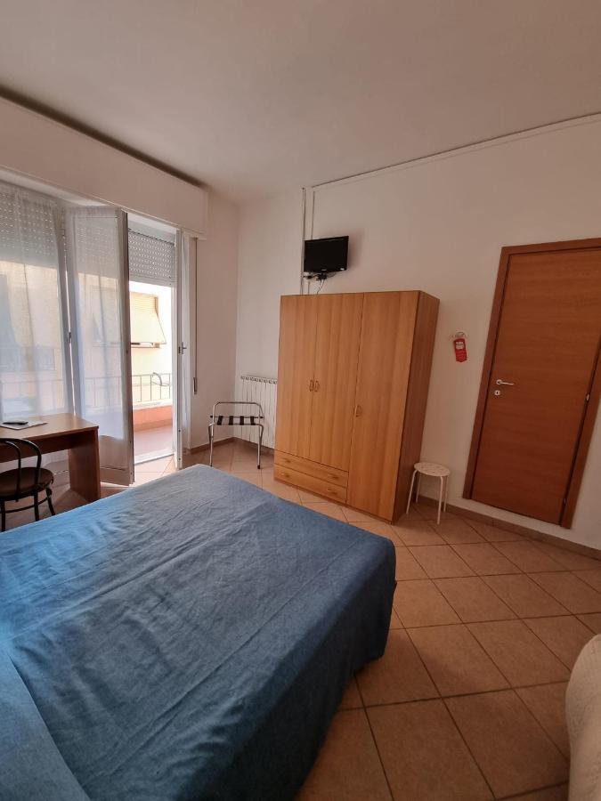 Hotel Riz Finale Ligure Exterior foto